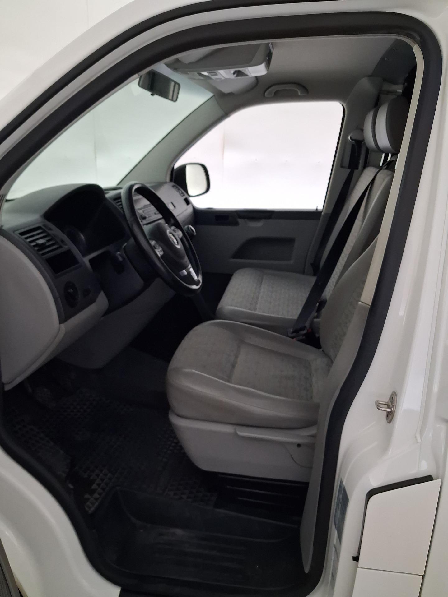 Volkswagen Transporter 2011, kuva 7/24