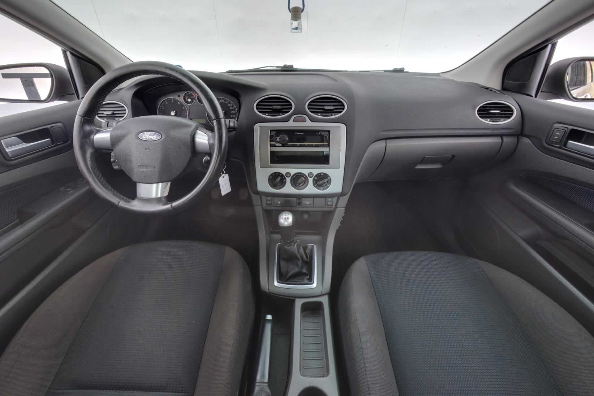 Ford Focus 1.6 2005, kuva 7/21