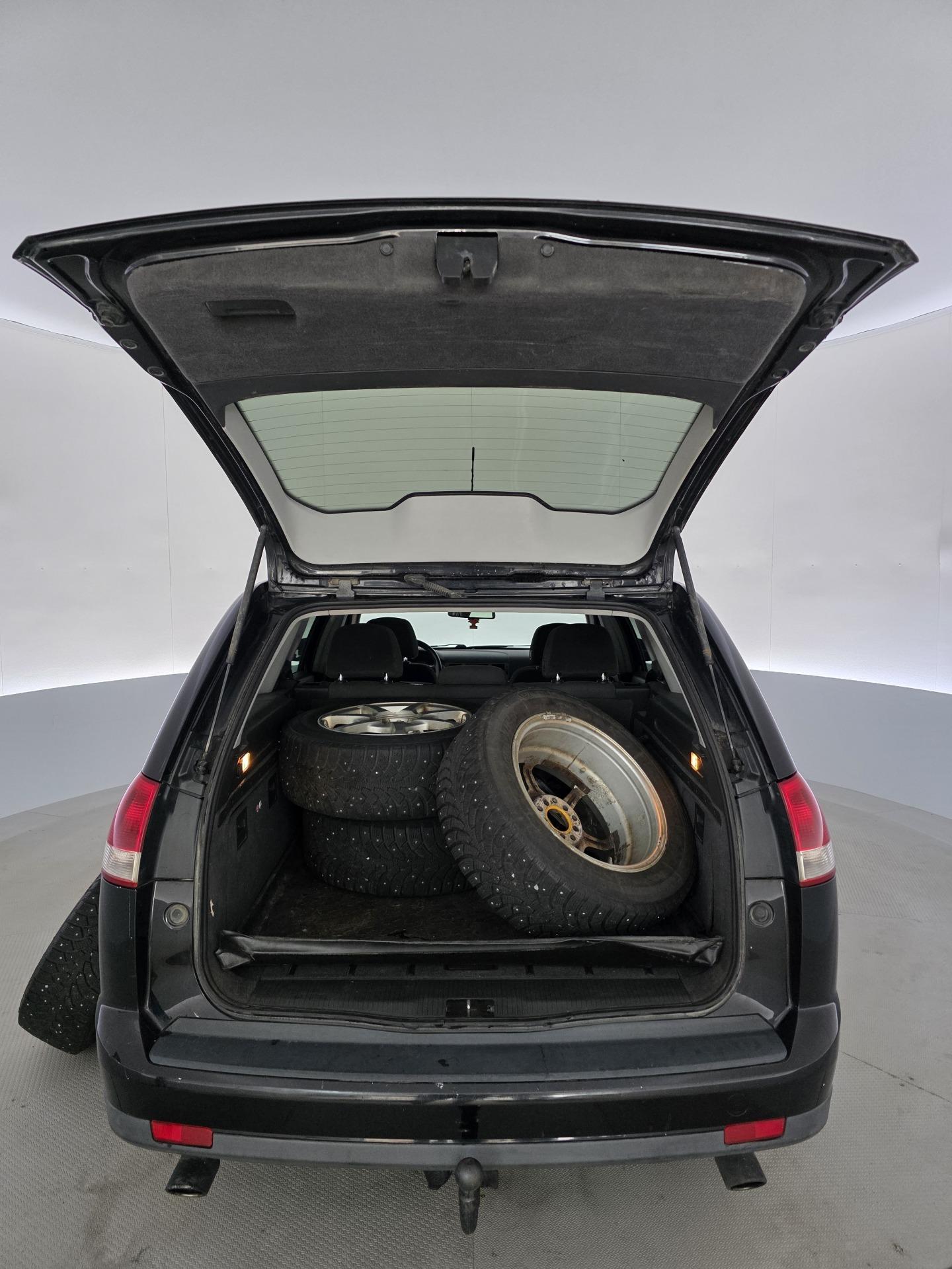 Opel Vectra 3,2 V6 A Caravan 2005, kuva 7/24