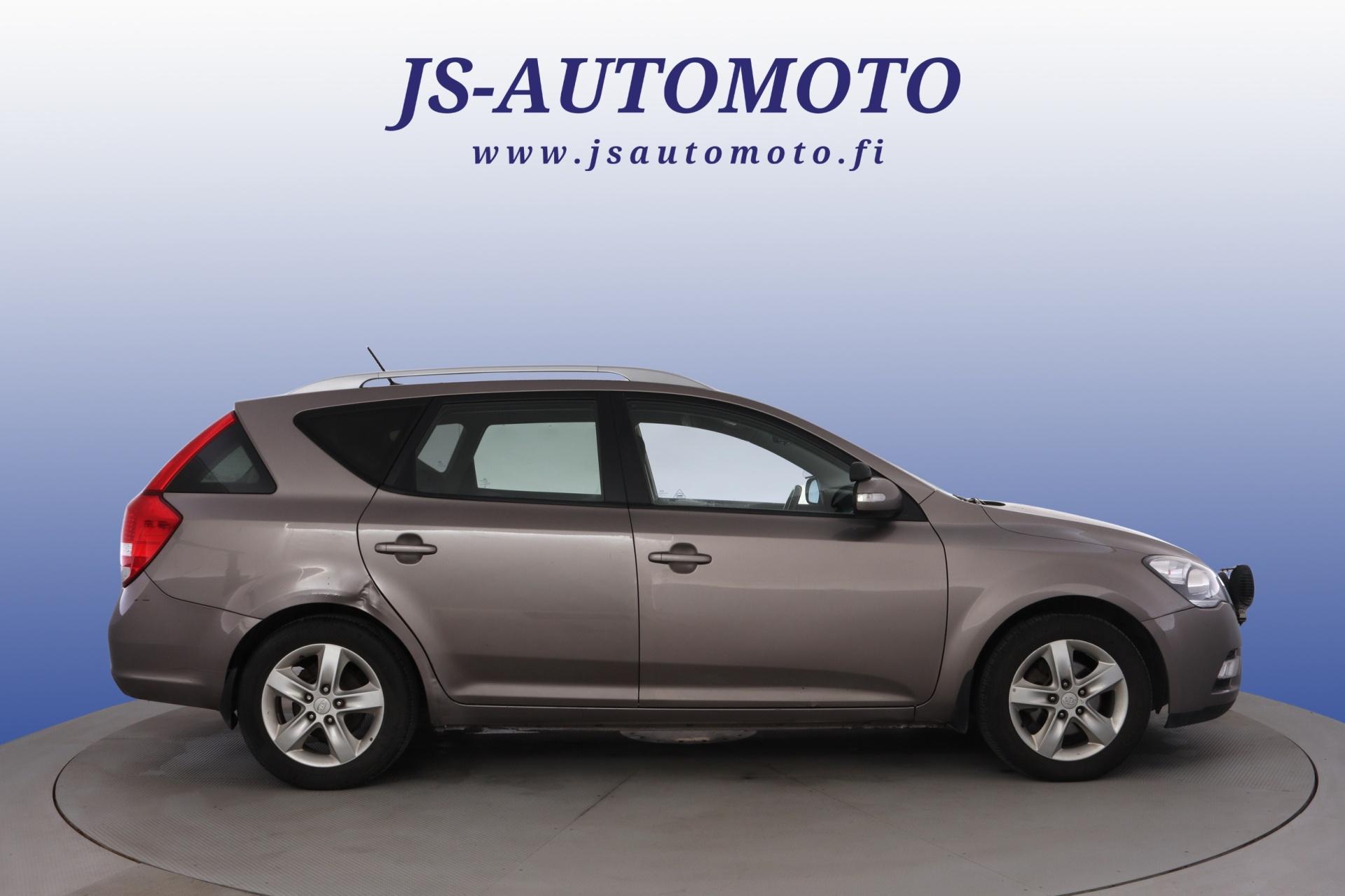 Kia Ceed cee'd_sw 1.6 CRDi Man 115hv 2012, kuva 2/24