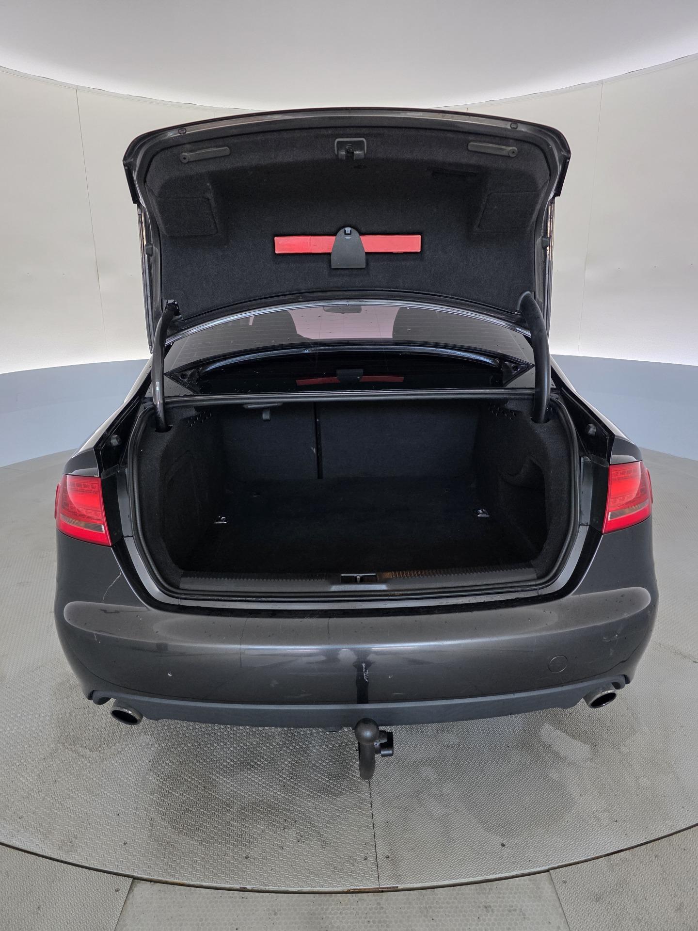 Audi A4 3.0 TDI 176kw Quattro A 2010, kuva 7/24