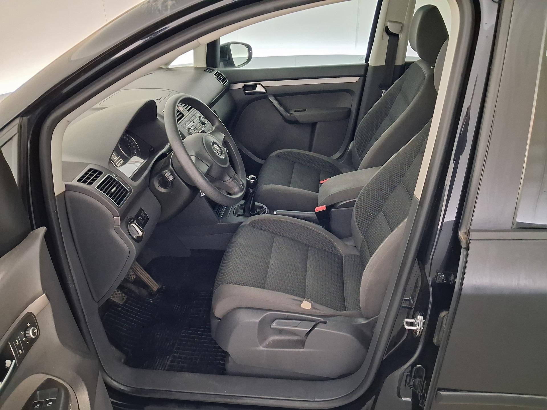 Volkswagen Touran 2011, kuva 7/24