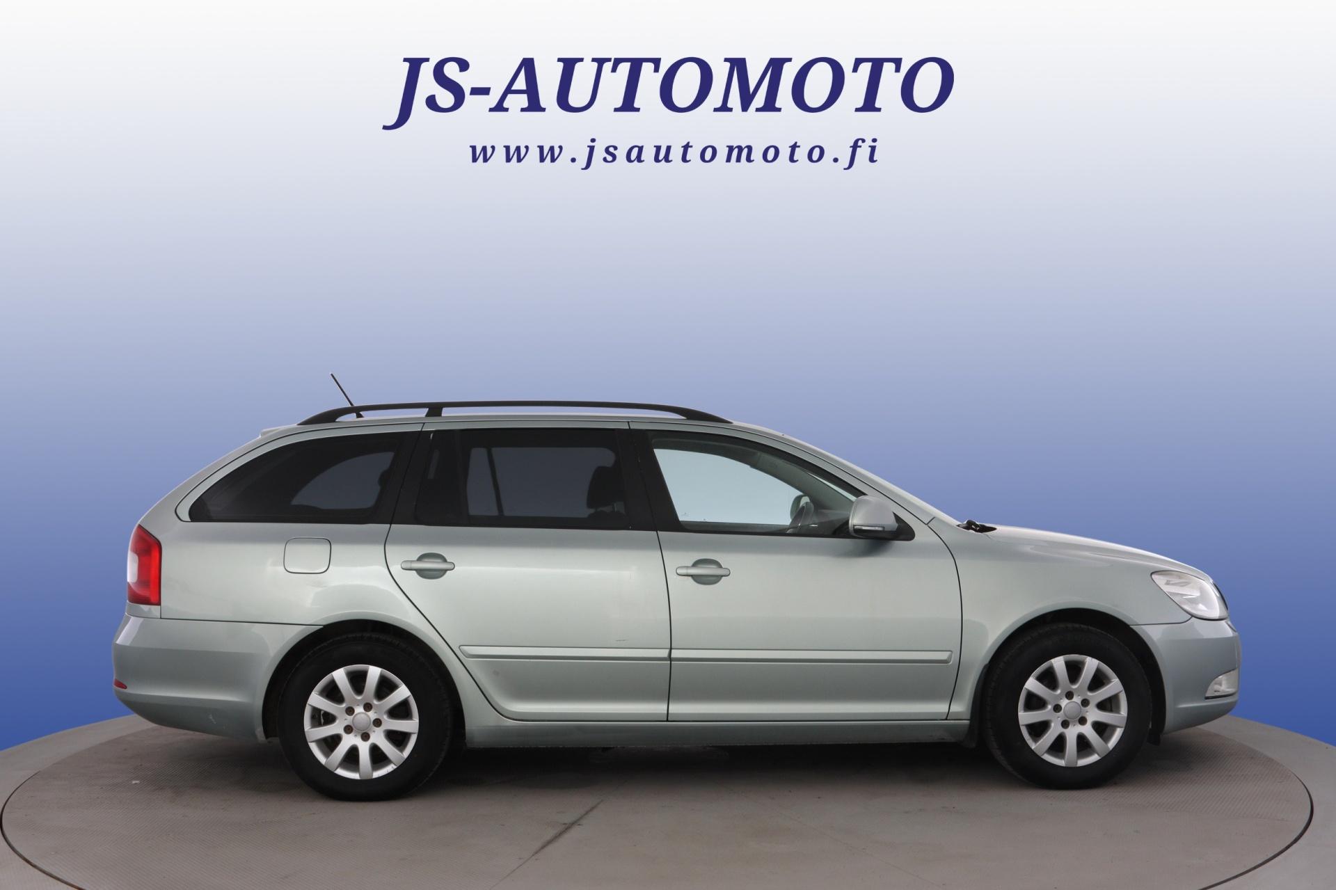 Skoda Octavia 1.4 TSI 2011, photo 2/24