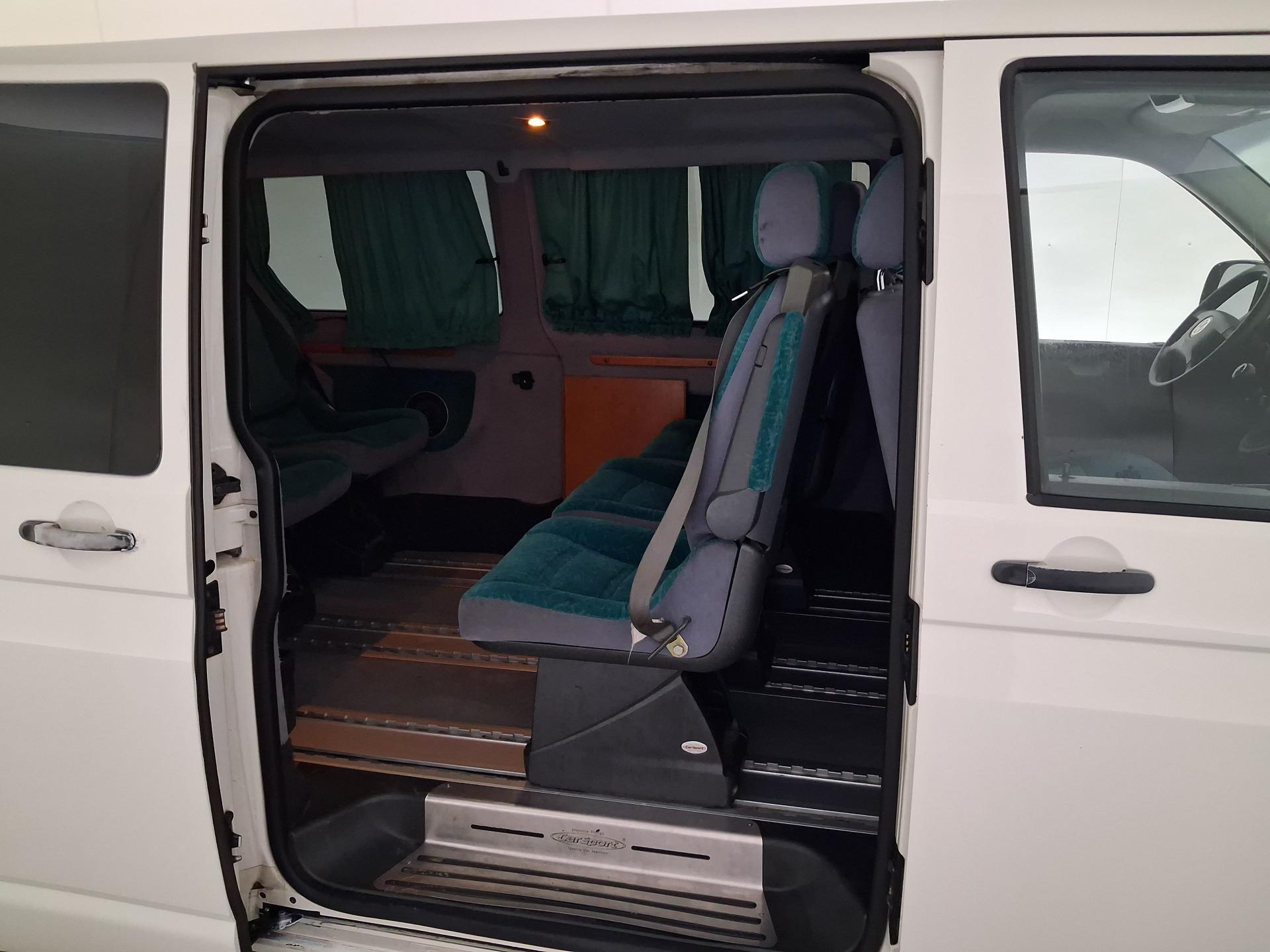 Volkswagen Caravelle 2004, kuva 7/24