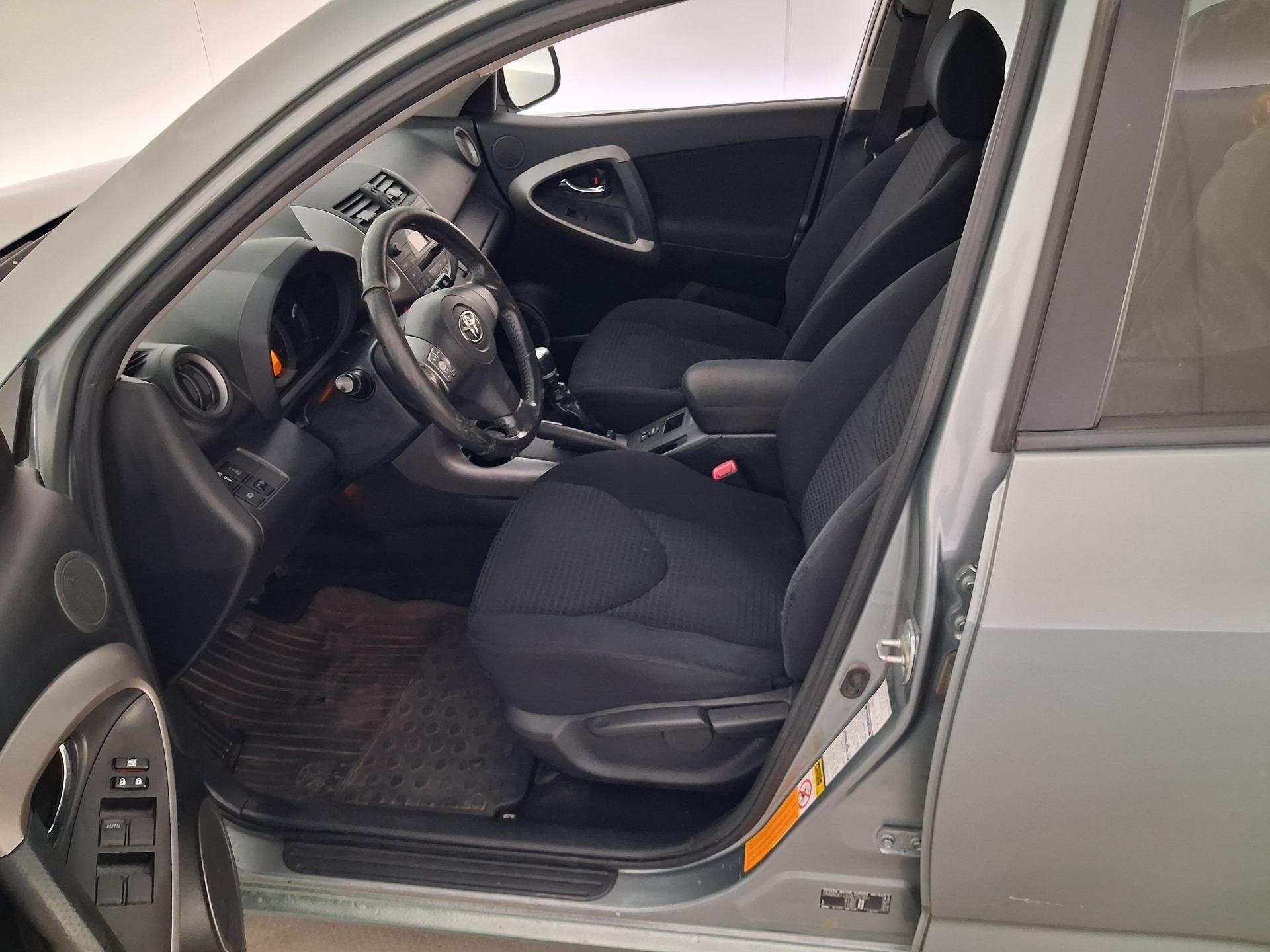 Toyota RAV4 2.2 D-4D 4x4 Man 136hv 2008, photo 7/24