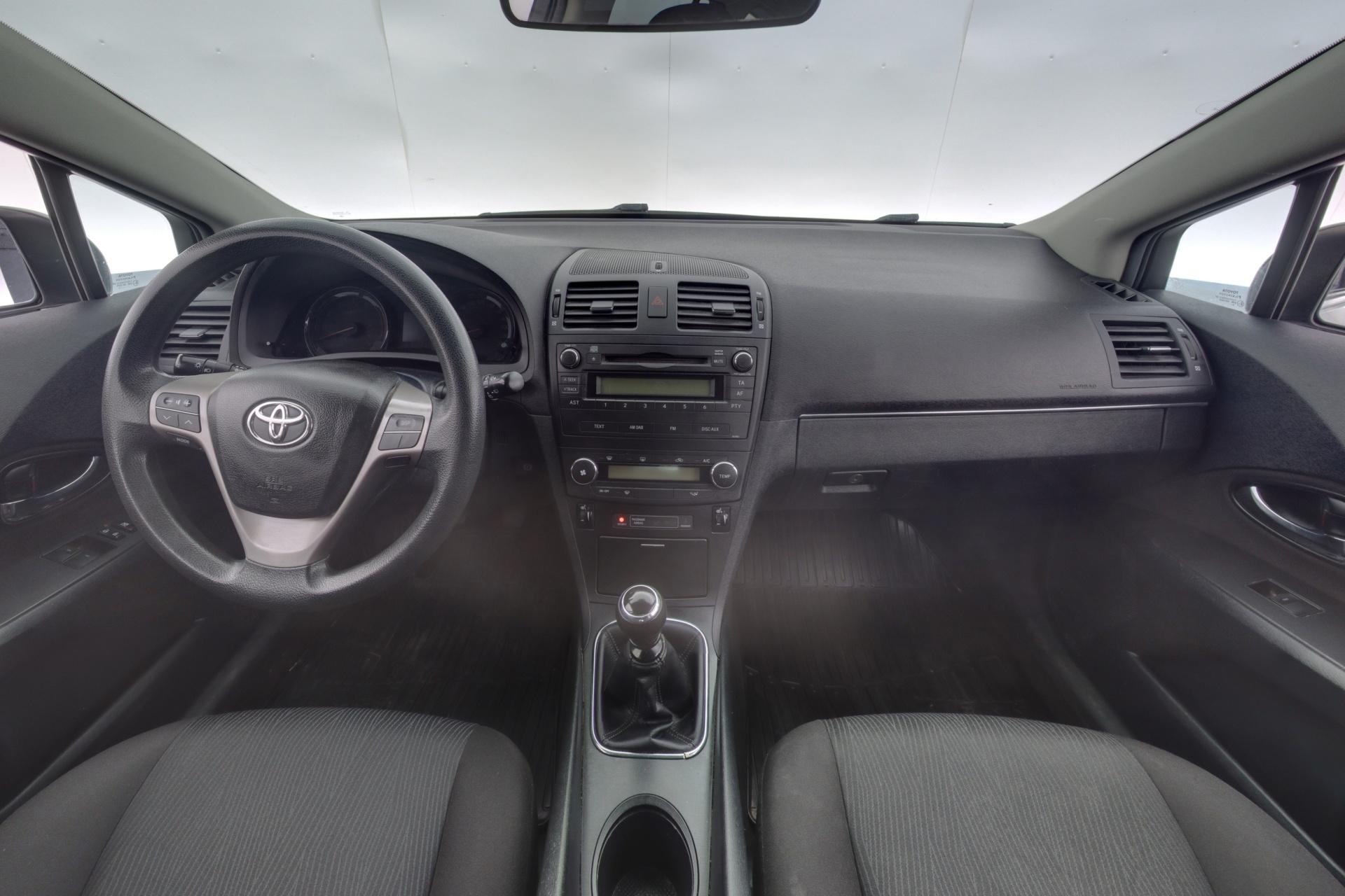 Toyota Avensis 1.6 Valvematic 2011, kuva 7/21
