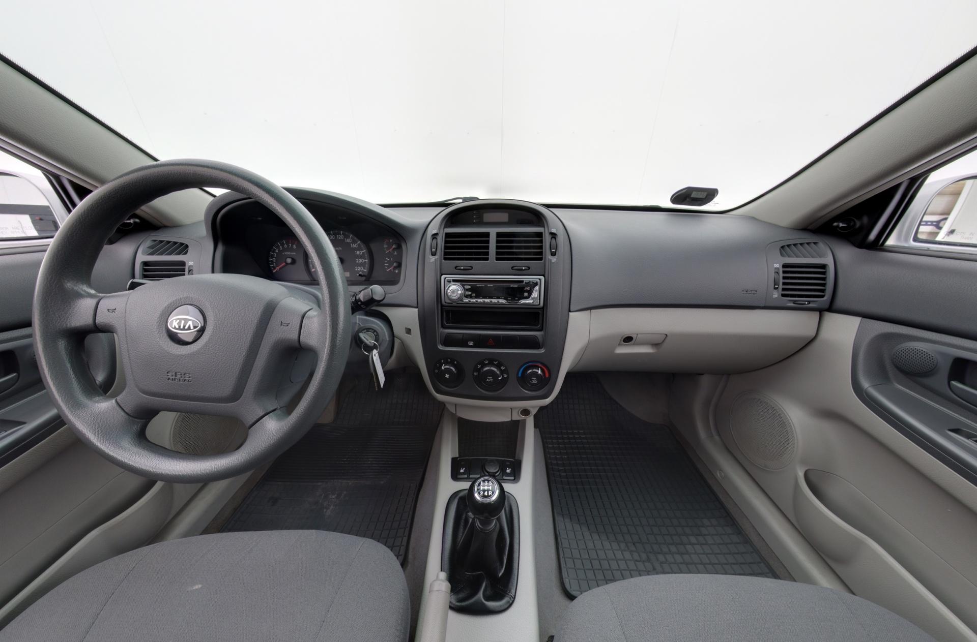 Kia Cerato 1.6 4d LX 2005, kuva 7/24