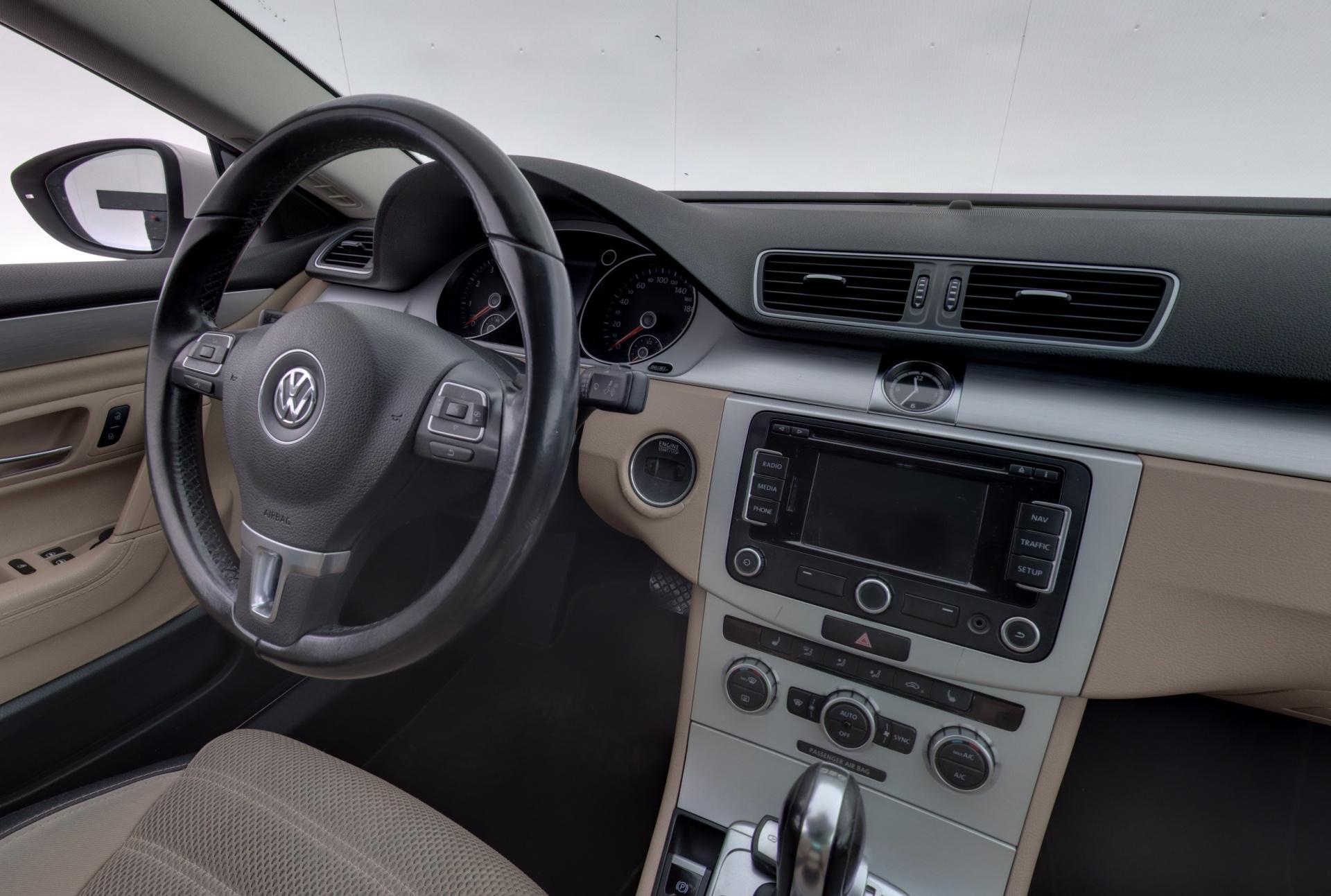 Volkswagen CC 1.4 TSI MultiFuel Aut 2013, kuva 2/3