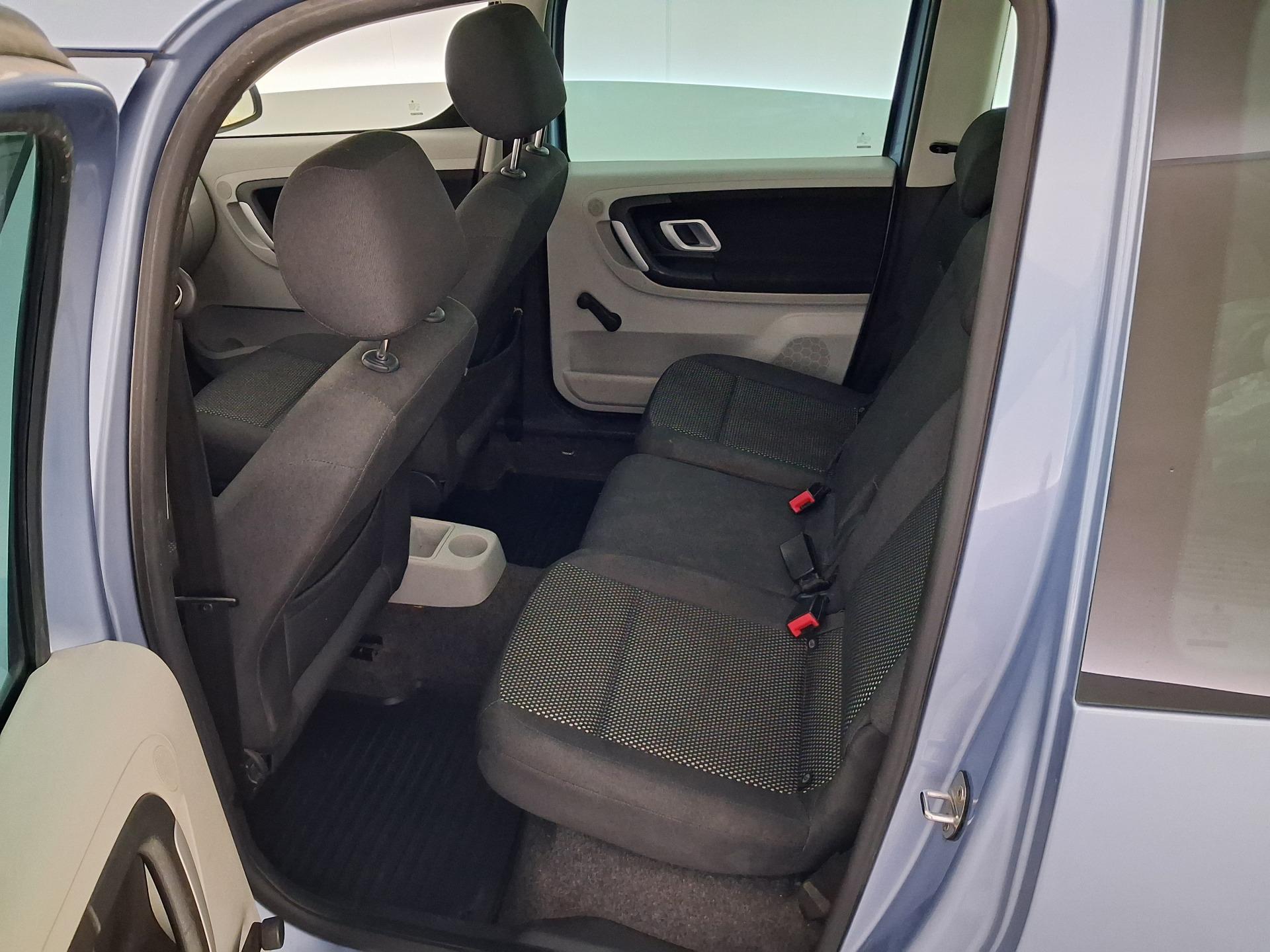 Skoda Roomster Scout 1.6 MPI Man 105hv 2008, kuva 3/24
