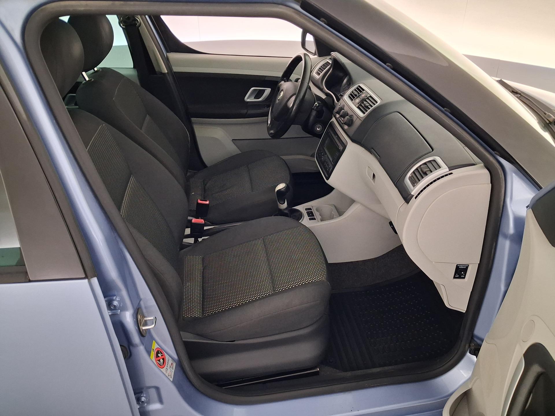 Skoda Roomster Scout 1.6 MPI Man 105hv 2008, kuva 4/24