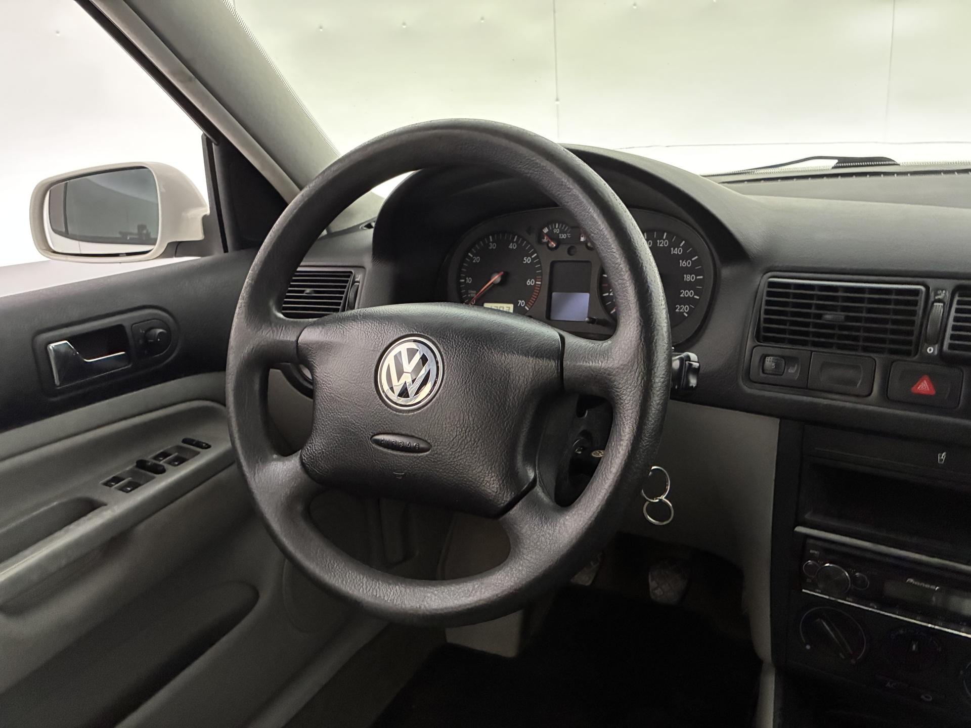 Volkswagen Golf 1.4 16V 2002, kuva 6/22