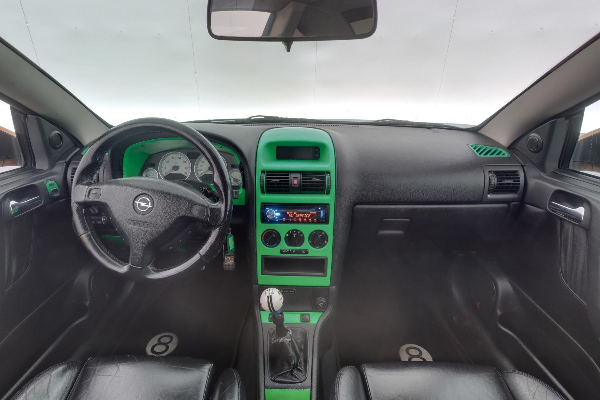 Opel Astra 2.2 Coupé Bertone Edition 2001, kuva 7/24