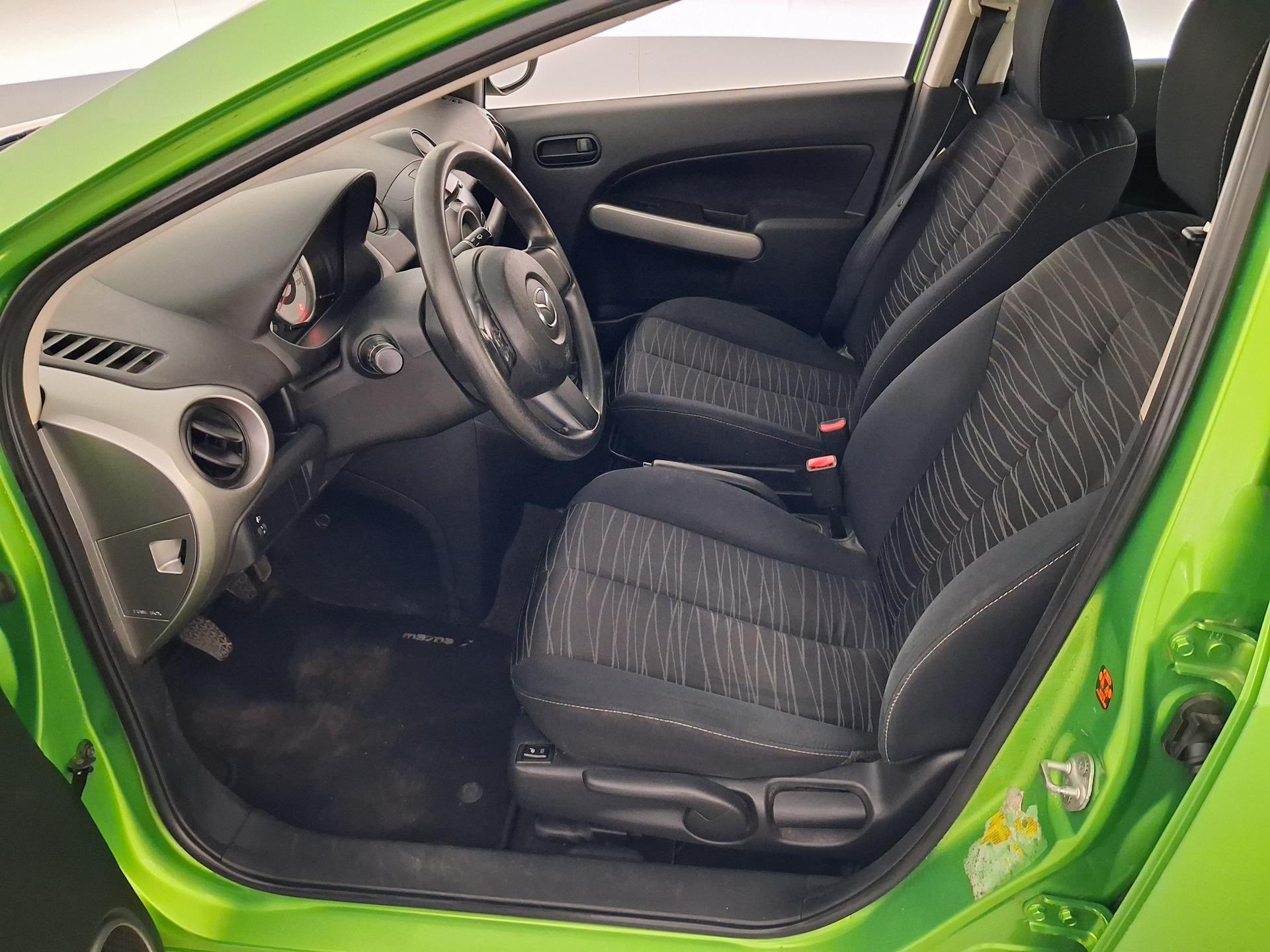 Mazda 2 1.3 MZR touring Manuaali 2008, kuva 7/20