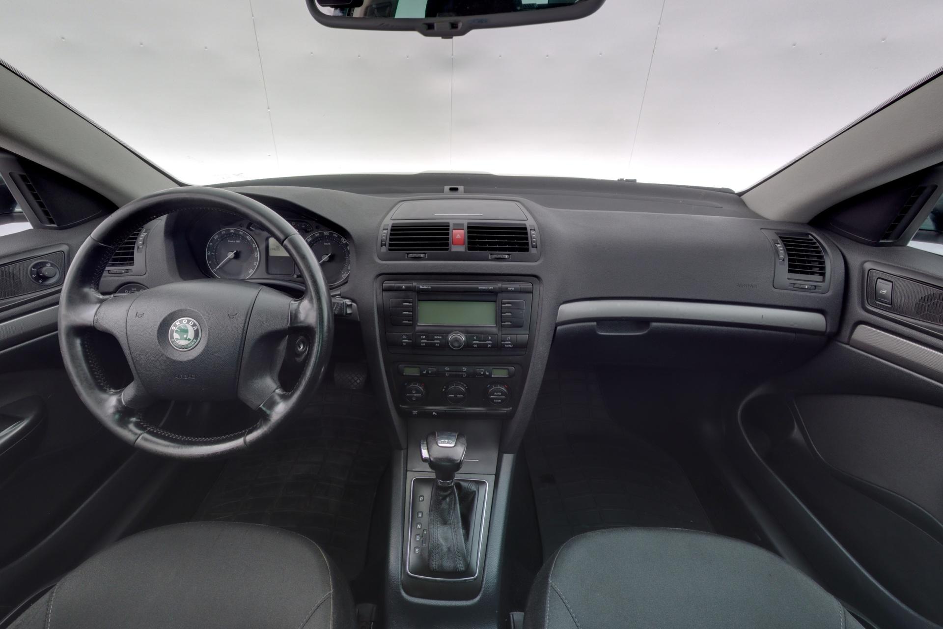 Skoda Octavia 1.9 TDI Elegance 2008, kuva 7/24