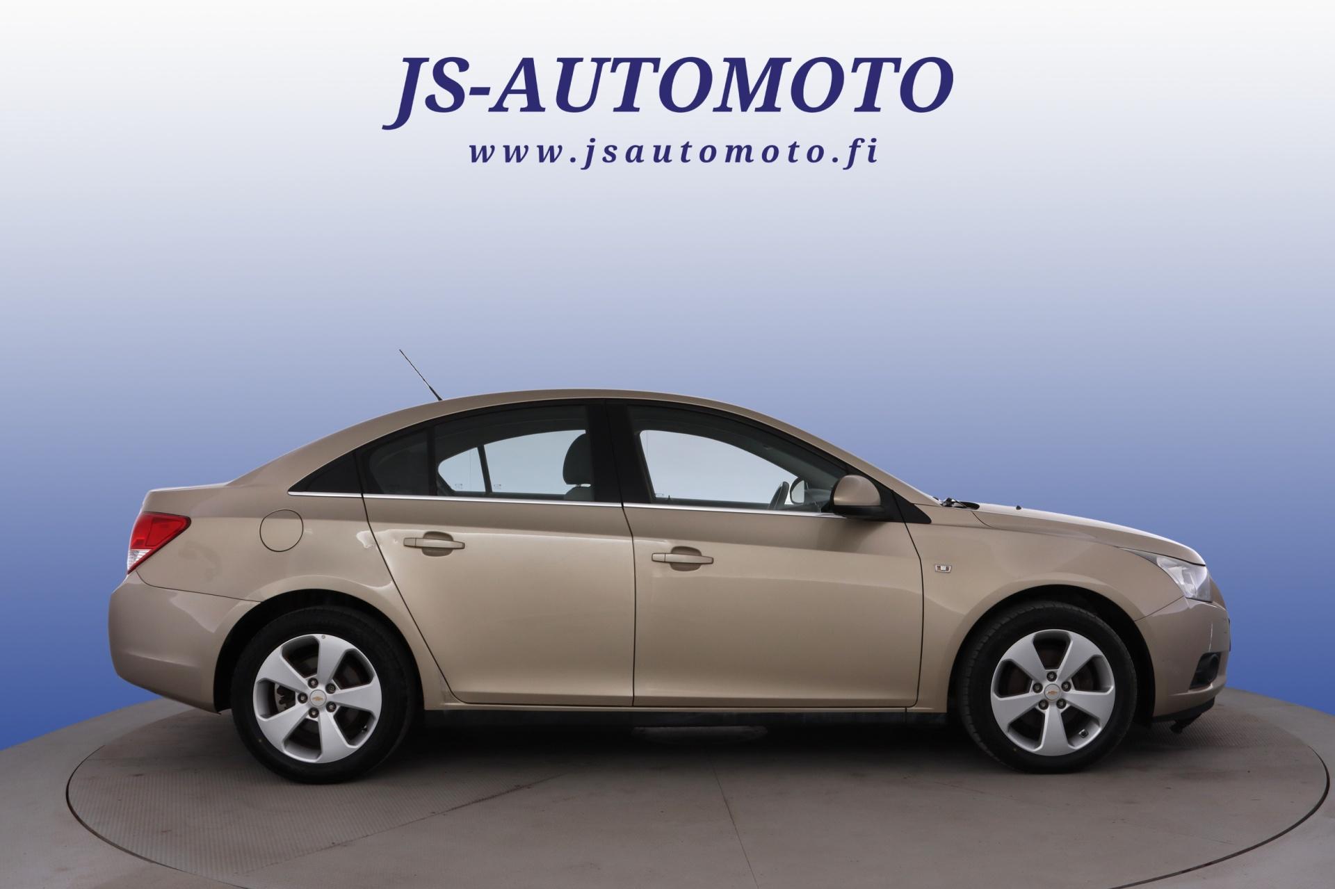 Chevrolet Cruze Sedan 2,0D 110kw LT 2010, kuva 2/24