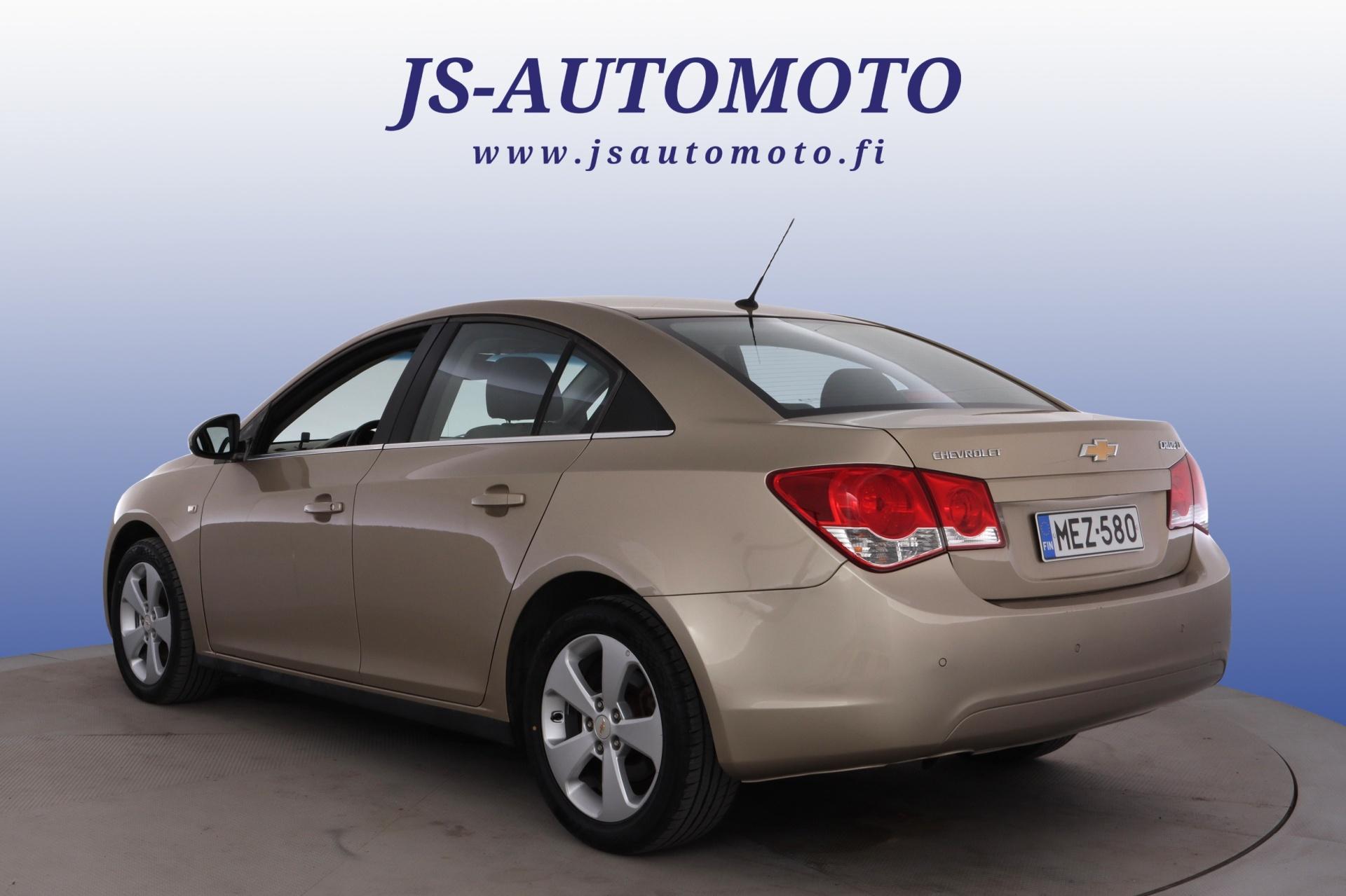 Chevrolet Cruze Sedan 2,0D 110kw LT 2010, kuva 4/24