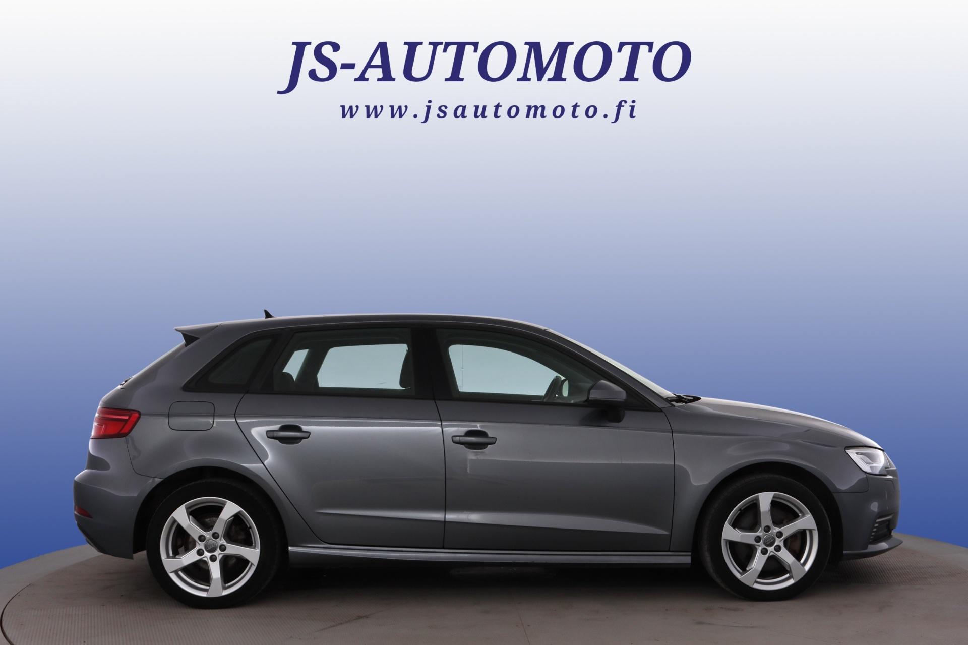 Audi A3 2020, photo 2/24