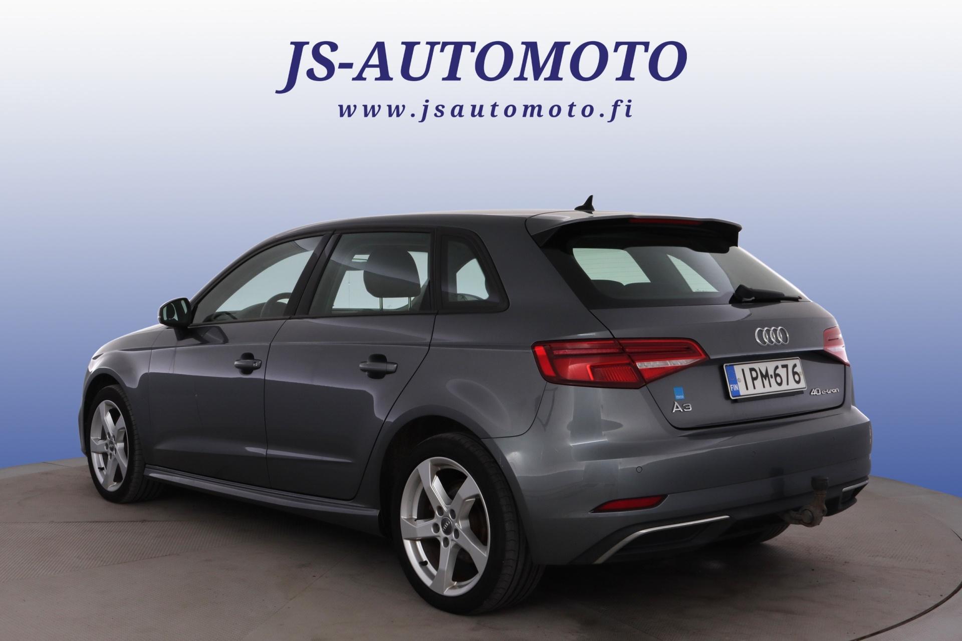 Audi A3 2020, photo 4/24