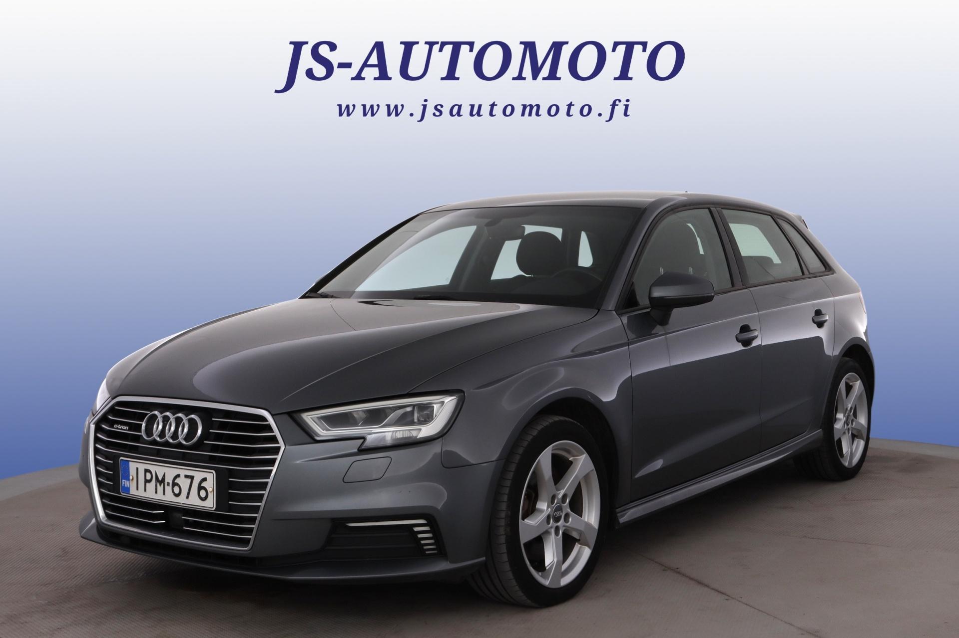 Audi A3 2020, photo 6/24