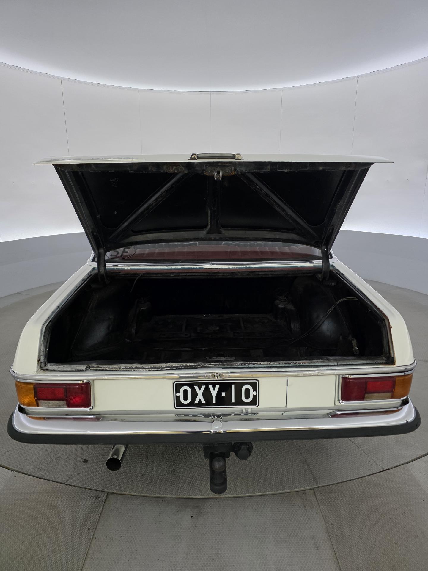 Mercedes-Benz 115 220D man Pystylamppu 1968, kuva 7/23