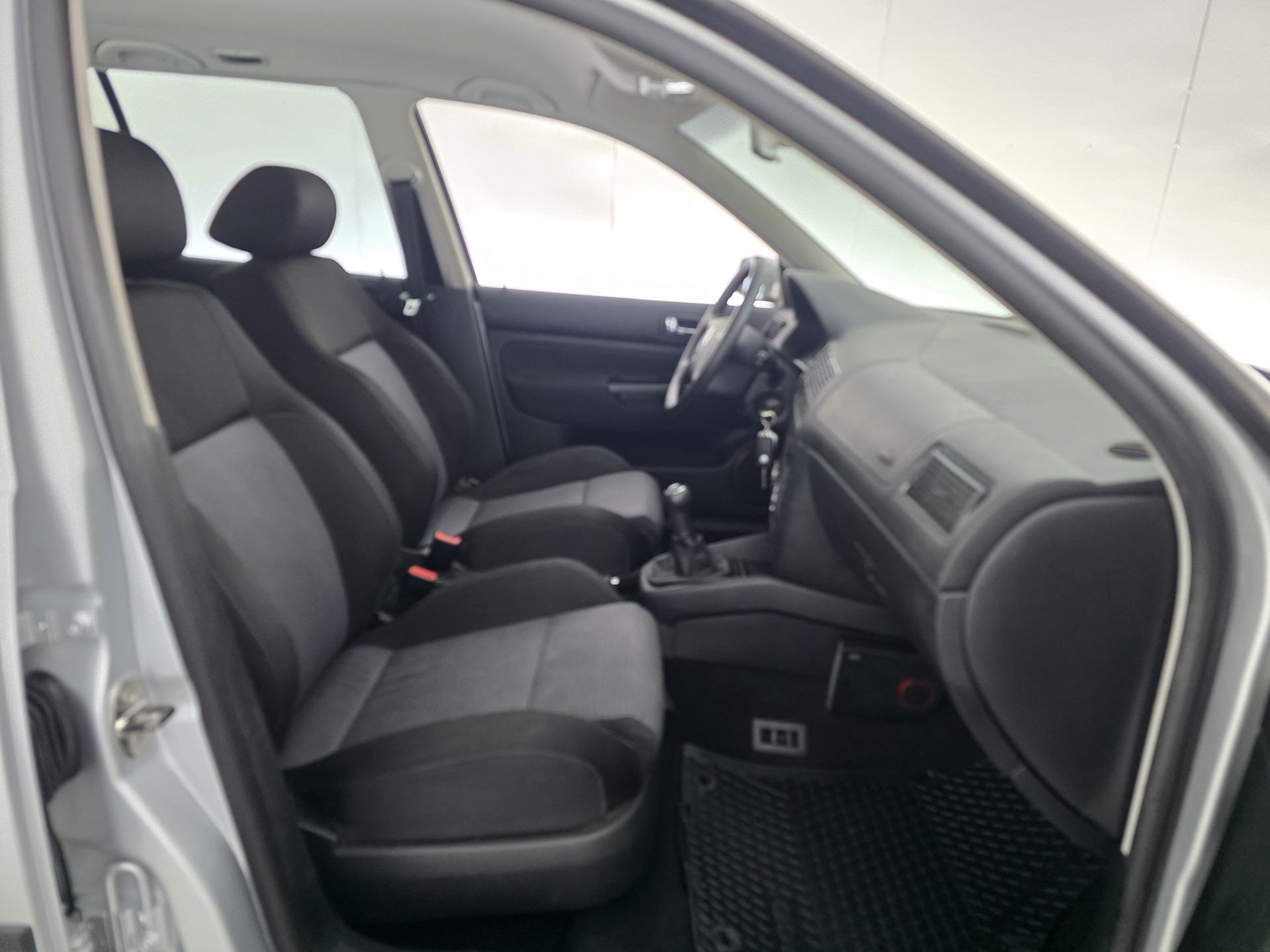 Volkswagen Golf 2003, photo 3/24